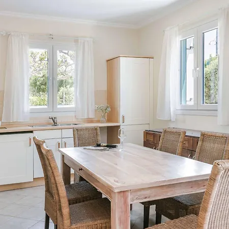 فيلة Alba Minies *